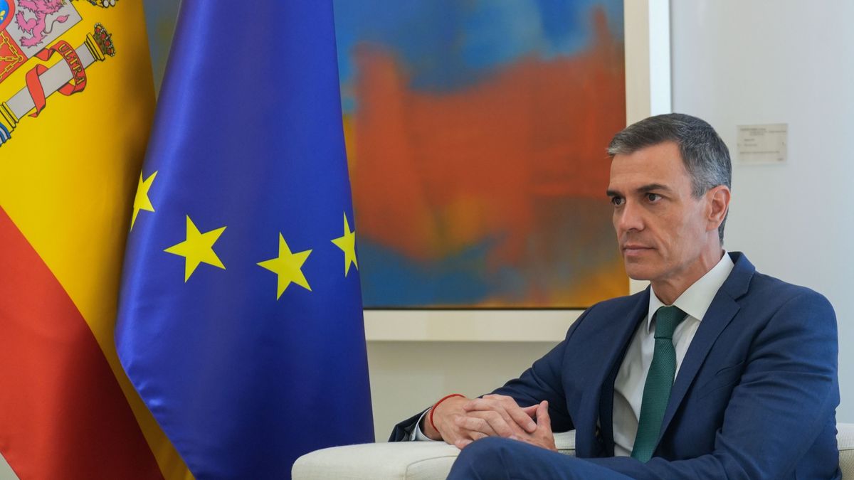 Spanish Prime Minister Pedro Sanchez meets with Spanish Second Deputy Prime Minister and Labor Minister Yolanda Diaz(not pictured) at La Moncloa presidential palace in Madrid, Spain, 16 June 2025. EPA/BORJA SANCHEZ-TRILLO Dostawca: PAP/EPA.