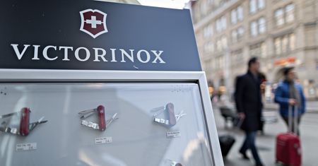 Zegarki, czekolada i scyzoryki. Trump wstrząsnął Szwajcarią