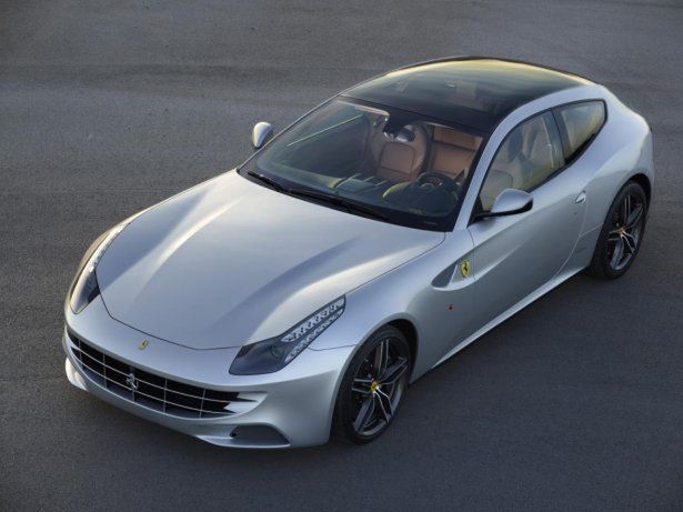 Ferrari FF z pełnym szklanym dachem