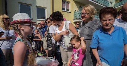 Mała Asia zebrała 100 tys. zł dla chorej matki. Urzędnicy zabrali zasiłki