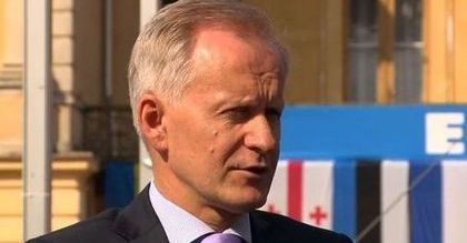 Sposób na dobrobyt? "Sojusz władzy i dużego biznesu"
