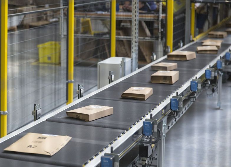 Amazon zatrudnia na stałe ok. 14 tys. pracowników