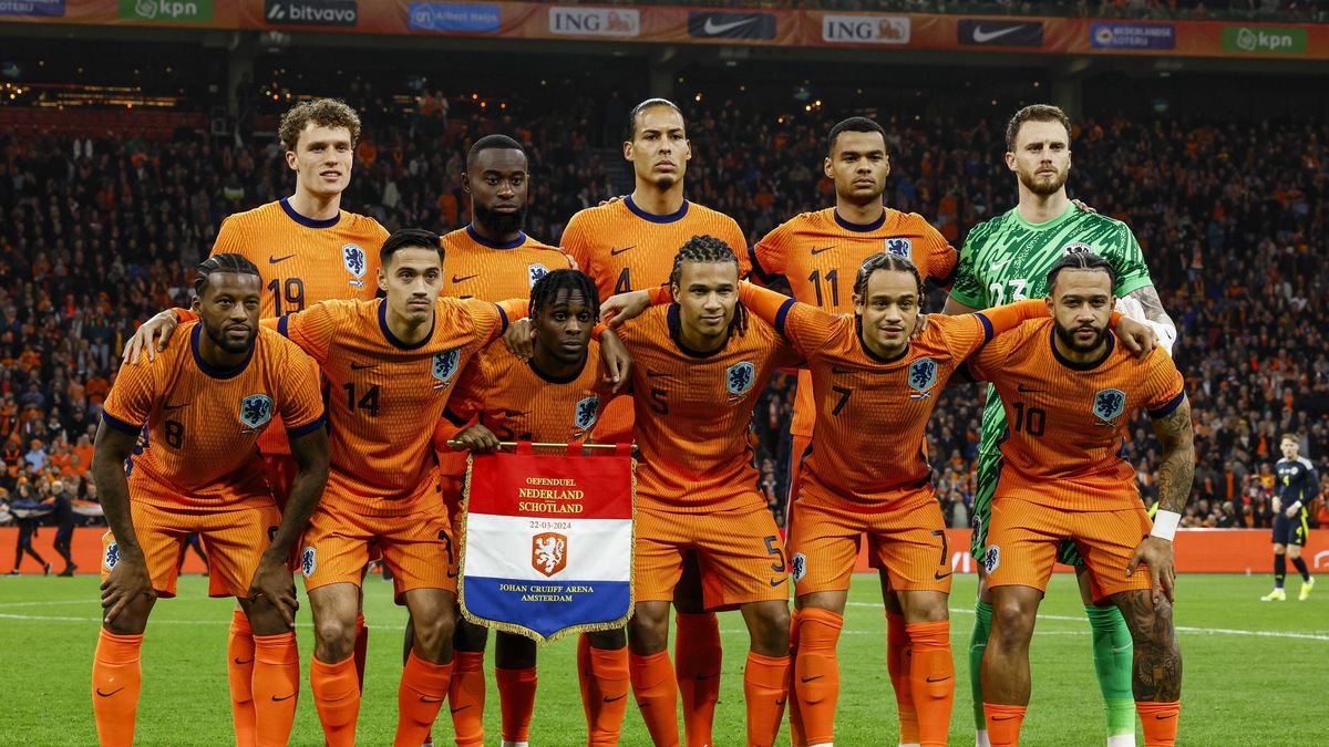 PAP/EPA / KOEN VAN WEEL / Na zdjęciu: reprezentacja Holandii