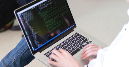 Przenosimy firmę do internetu. Dziś jest to prostsze niż kiedykolwiek