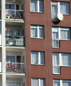 Gminy za bezcen wykupią byłe mieszkania zakładowe. Nowe prawo pomoże lokatorom