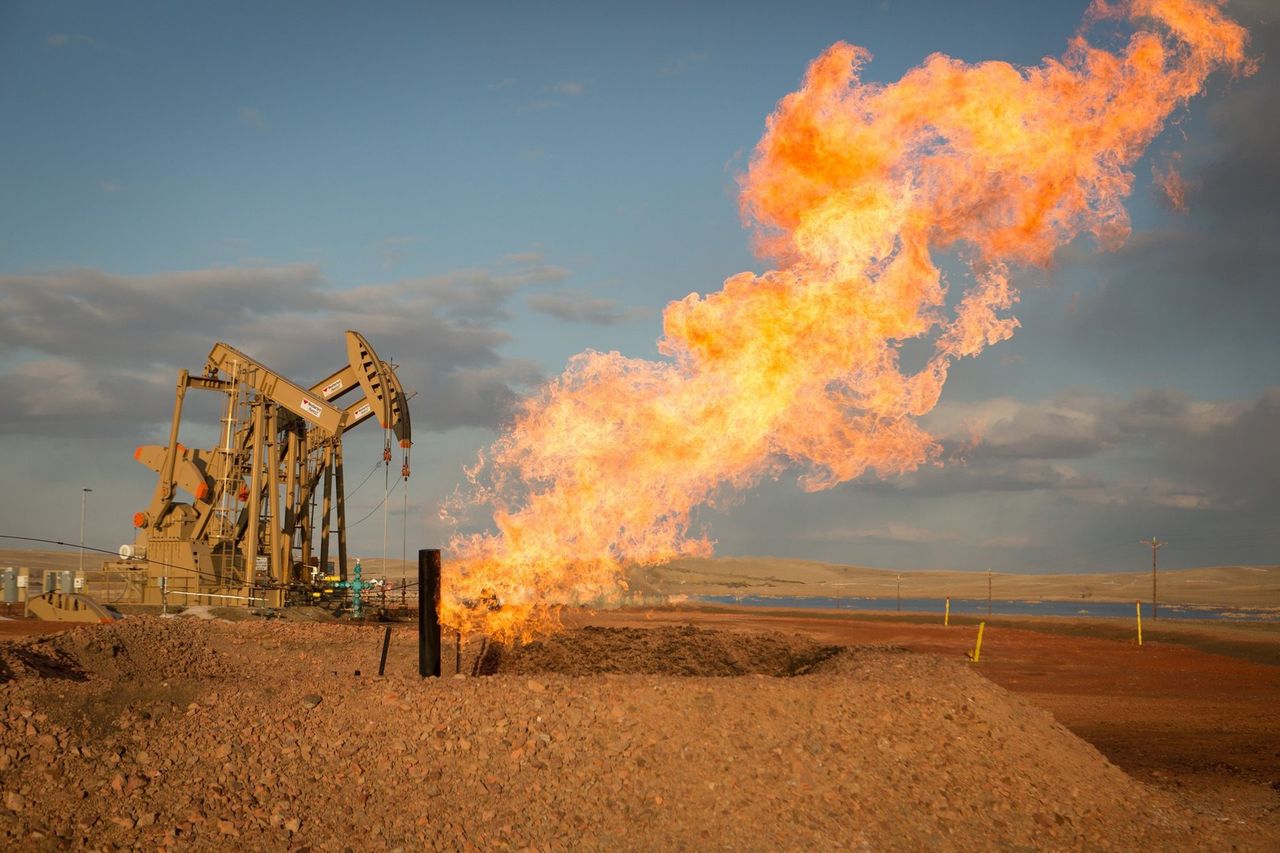 Ceny ropy w dół o prawie 4 proc. Libia wróciła do gry