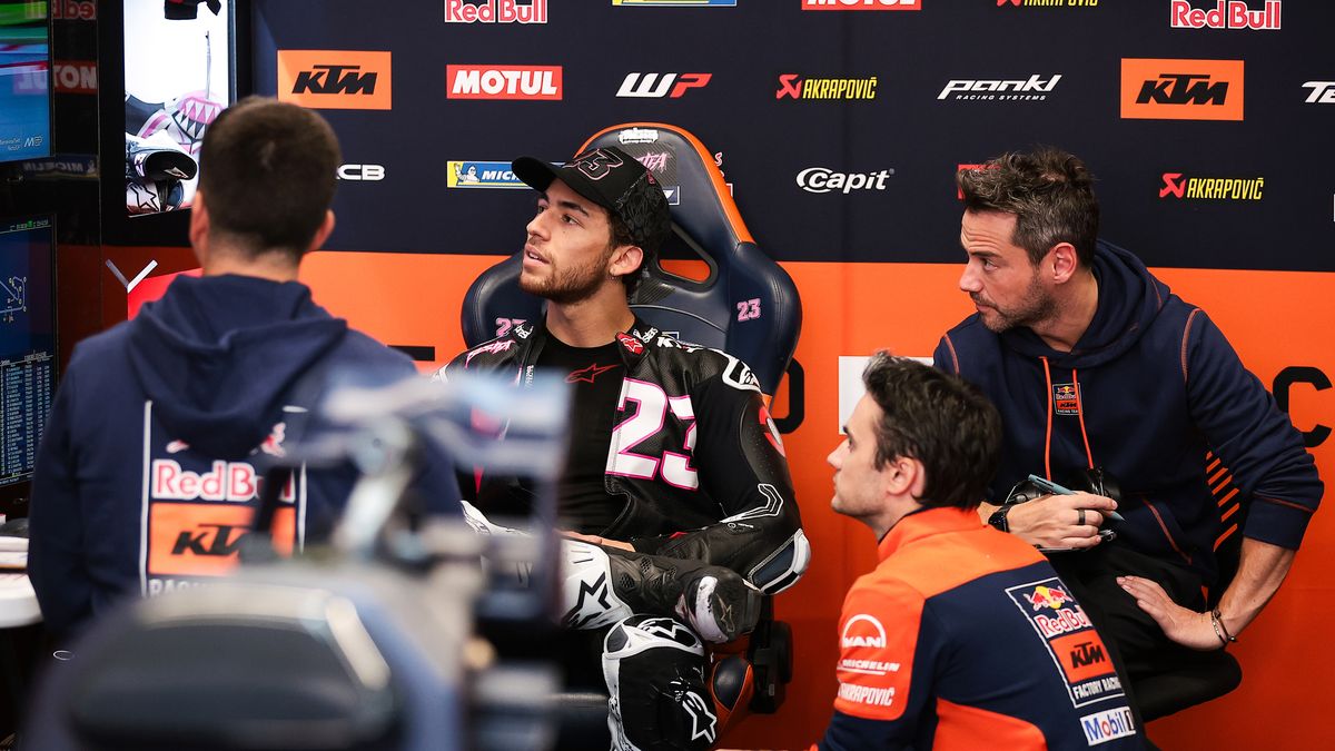 Getty Images / Eric Alonso / Na zdjęciu: garaż KTM-a podczas testów MotoGP