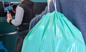 Tak Polacy omijają butelkomaty. Sprzedaż wystrzeliła o 270 proc.