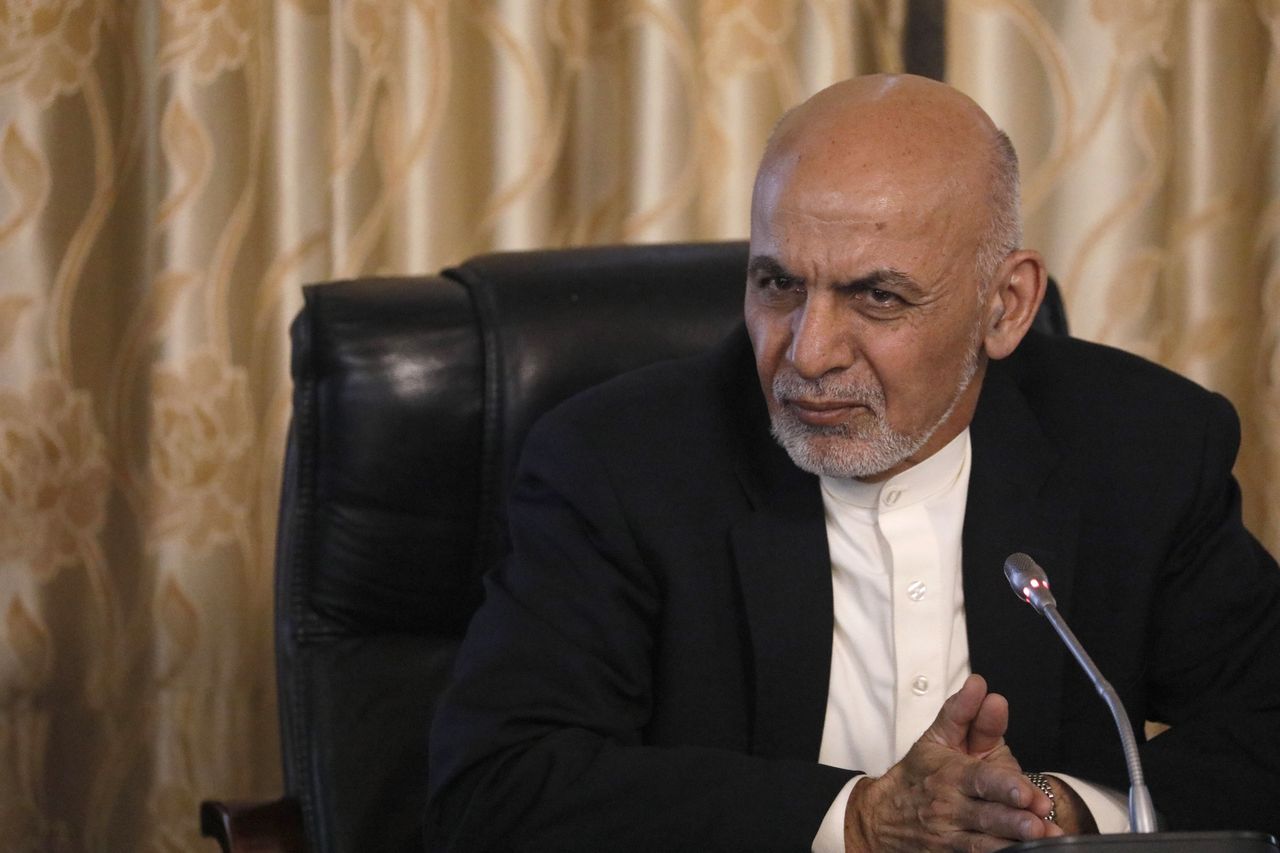 Afganistan. Ucieczka prezydenta Ghaniego. Talibowie szturmują Kabul