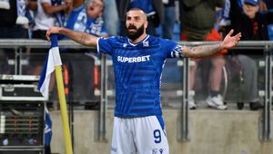 Fenomenalna forma Mikaela Ishaka. Napastnik dogonił legendy polskiej piłki