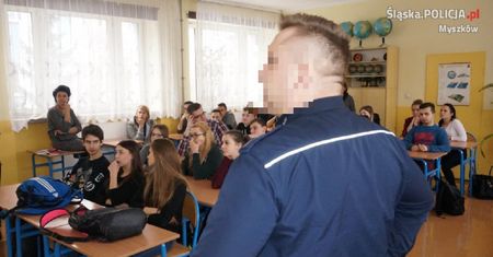 Policjant robił wykłady na temat bezpieczeństwa na drodze. Sam jechał po narkotykach