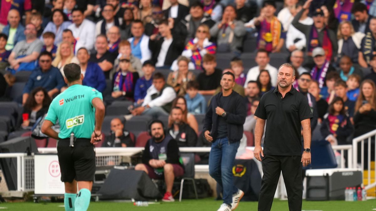 Getty Images / Alex Caparros / Na zdjęciu: Jesus Gil Manzano i Hansi Flick