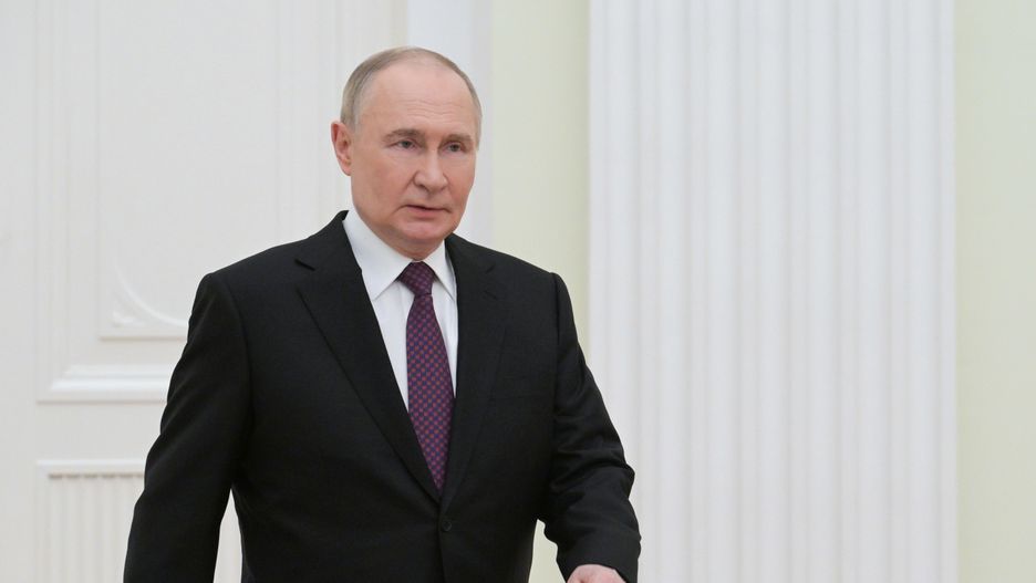 President Vladimir Putin meets Tajik Upper House Speaker Rustam Emomali
epa12141843 Russian President Vladimir Putin arrives for a meeting with Tajik Upper House Speaker and Dushanbe Mayor Rustam Emomali (not pictured) at the Kremlin in Moscow, Russia, 28 May 2025.  EPA/ALEXEI NIKOLSKY/SPUTNIK/KREMLIN POOL 
Dostawca: PAP/EPA.
ALEXEI NIKOLSKY/SPUTNIK/KREMLIN POOL
diplomacy, meeting, office, suits, handshake