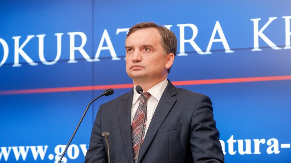 Warszawa, 17.08.2022. Minister sprawiedliwości, prokurator generalny Zbigniew Ziobro podczas konferencji prasowej nt. "działania prokuratury w sprawie zanieczyszczenia Odry", 17 bm. w siedzibie Prokuratury Krajowej w Warszawie. (jm) PAP/Mateusz Marek