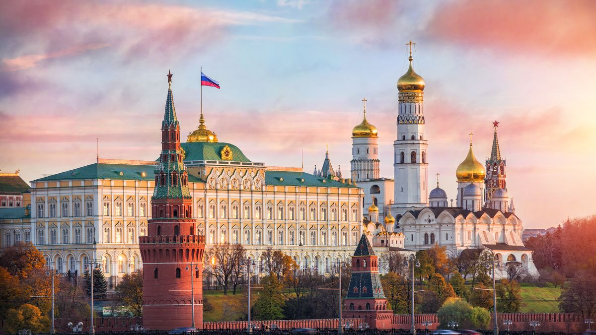 Kremlin welcomes the dawn under the pink clouds
© Yuliya Baturina +7-926-788-11
пейзаж, облака, звезда, Russia, architecture, landscape, Moscow, city, cityscape, landmark, Kremlin, Moscow Kremlin, bridge, church, bell tower, cloud, pink, morning, dawn, sun, quay, flag, holiday, star, tower, пейзаж, облака, звезда, russia, architecture, landscape, moscow, city, cityscape, landmark, kremlin, moscow kremlin, bridge, church, bell tower, cloud, pink, morning, dawn, sun, quay, flag, holiday, star, tower