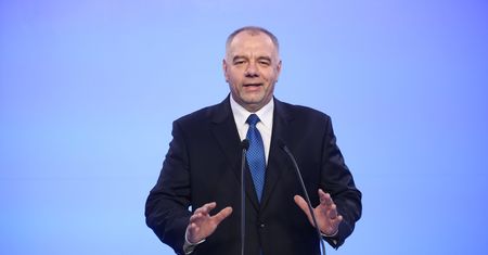Kryzys wisi w powietrzu. Jacek Sasin uspokaja: prądu w gniazdkach nie zabraknie