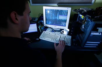 Sztuczna inteligencja popularna wśród nastolatków: 5 godzin dziennie w internecie