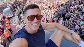 Lewandowski na dachu autokaru. Tylko zobacz, kto zasiadł obok