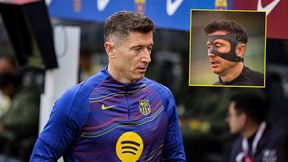Tak Lewandowski chroni twarz. Barcelona pokazała zdjęcie