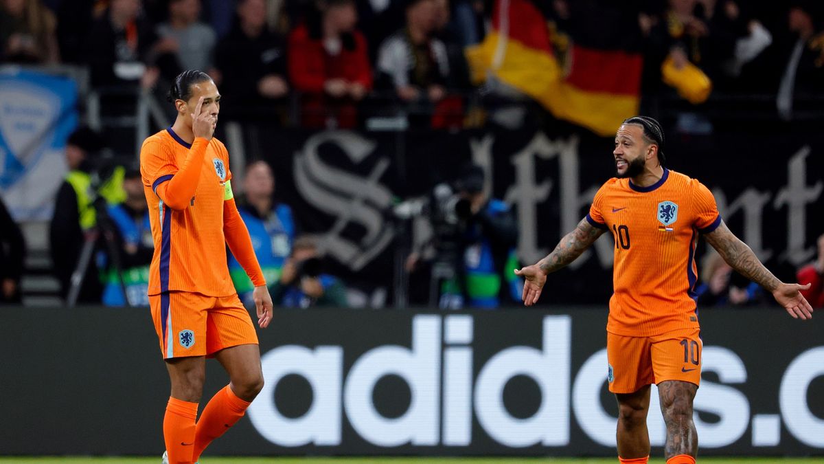 Getty Images / Rico Brouwer/Soccrates / Na zdjęciu: Virgil van Dijk i Memphis Depay
