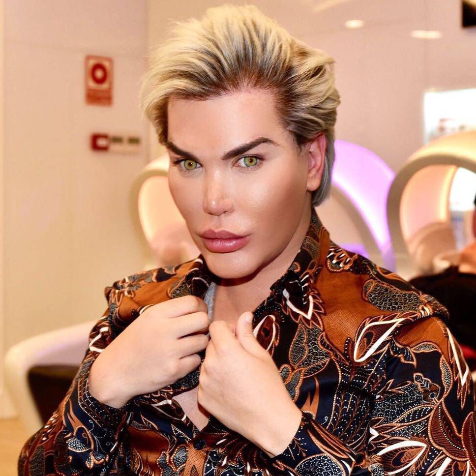 Rodrigo Alves - żywy Ken wyciął sobie cztery żebra