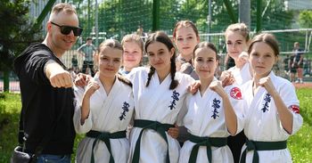 Dzień Otwarty i Europejski Tydzień Sportu w Zespole Szkół Zawodowych numer 1 w Kielcach. Była zdrowa rywalizacja