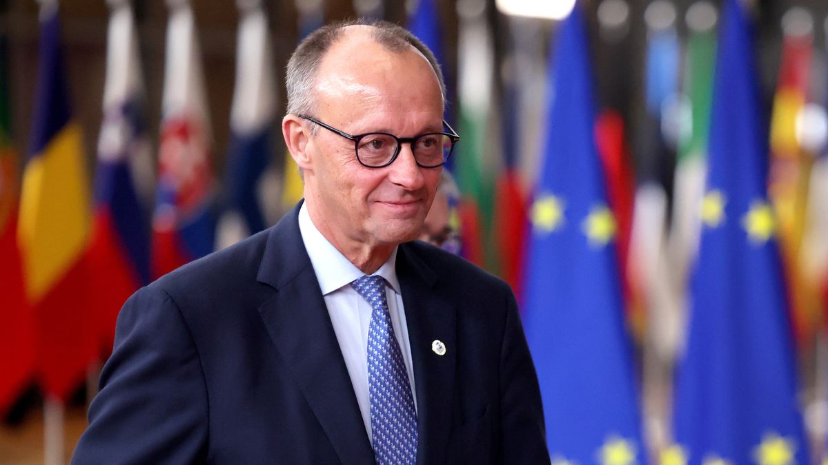 EU leaders' summit in Brussels
epa12474822 German Chancellor Friedrich Merz arrives for the Euro Summit in Brussels, Belgium, 23 October 2025. EU leaders convene in Brussels to discuss the situation Ukraine, European defence, developments in the Middle East, competitiveness, housing and migration.  EPA/OLIVIER MATTHYS 
Dostawca: PAP/EPA.
OLIVIER MATTHYS
EURO Summit, European Union Summit