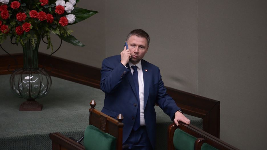 Warszawa, 12.12.2023. Poseł KO Marcin Kierwiński na sali obrad Sejmu w Warszawie, 12 bm. Premier Donald Tusk zaprezentował w Sejmie program działania oraz skład gabinetu, wraz z wnioskiem w sprawie wyboru Rady Ministrów. (amb) PAP/Marcin Obara