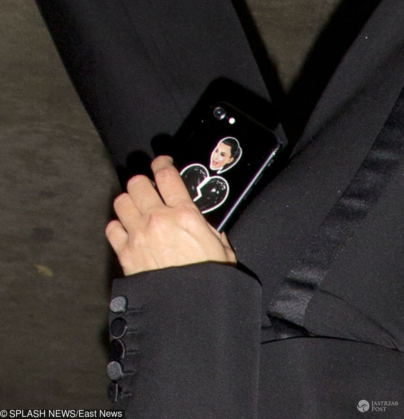 Zapłakana Kim Kardashian na telefonie Kourtney