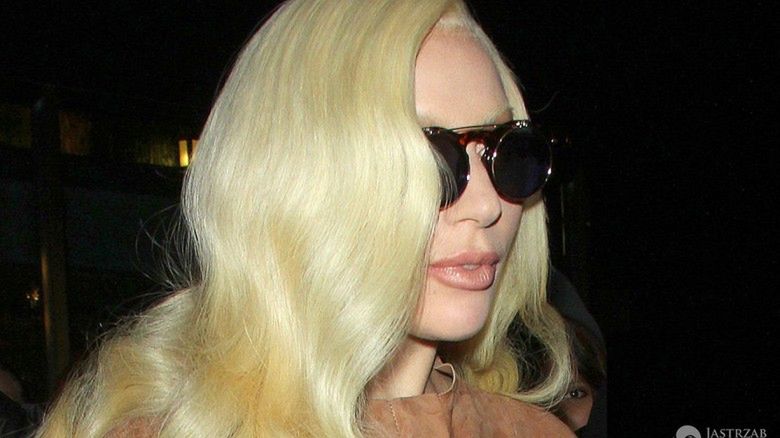Lady Gaga przed hotelem w Nowym Jorku 2015