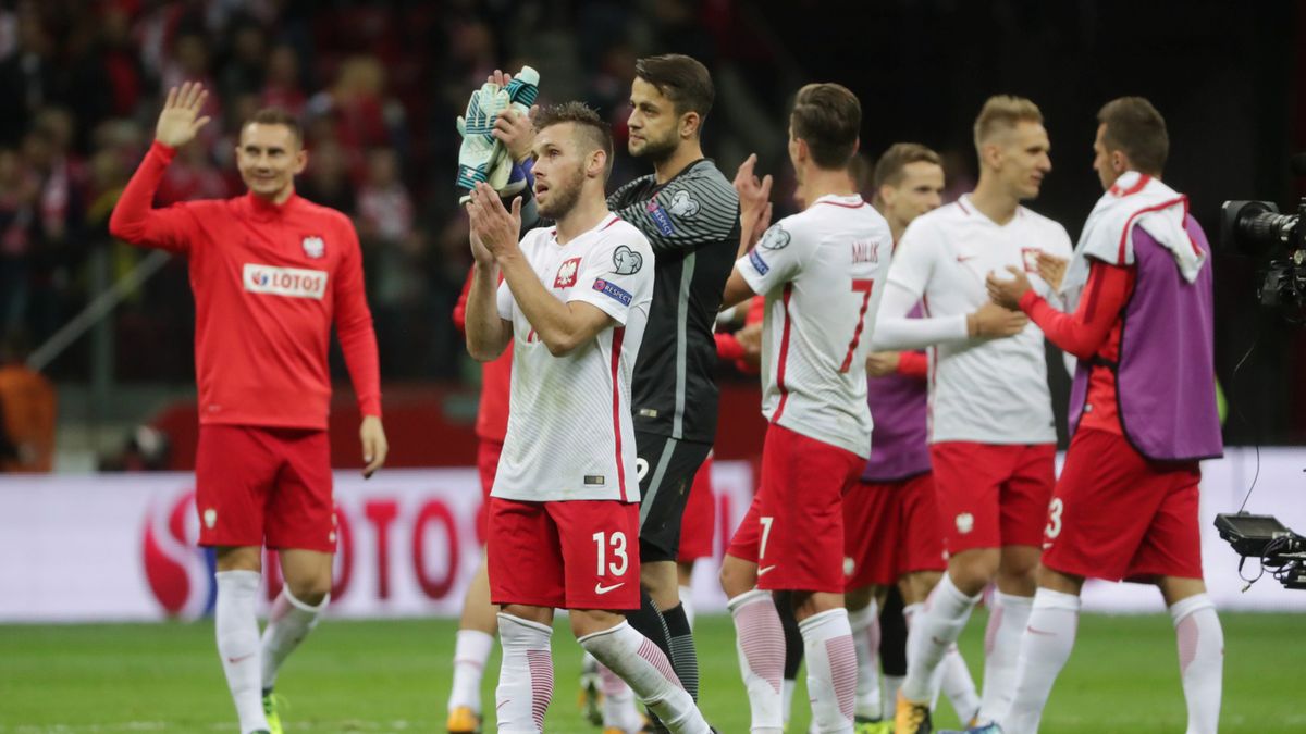 Piłkarze reprezentacji Polski cieszą się ze zwycięstwa w meczu el MŚ z Kazachstanem