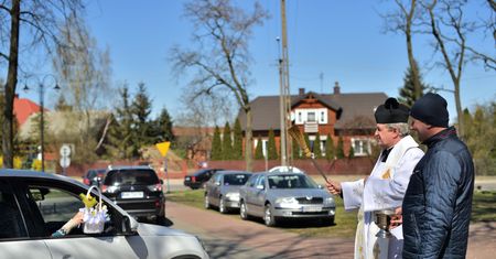 Koronawirus znów namiesza. Możliwe zamknięcie kolejnego województwa i Wielkanoc bez wyjazdów