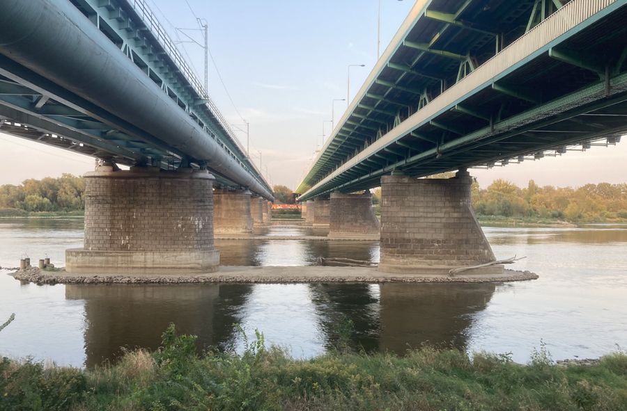 Polish rivers drying up: Vistula in Warsaw now only 24 cm deep