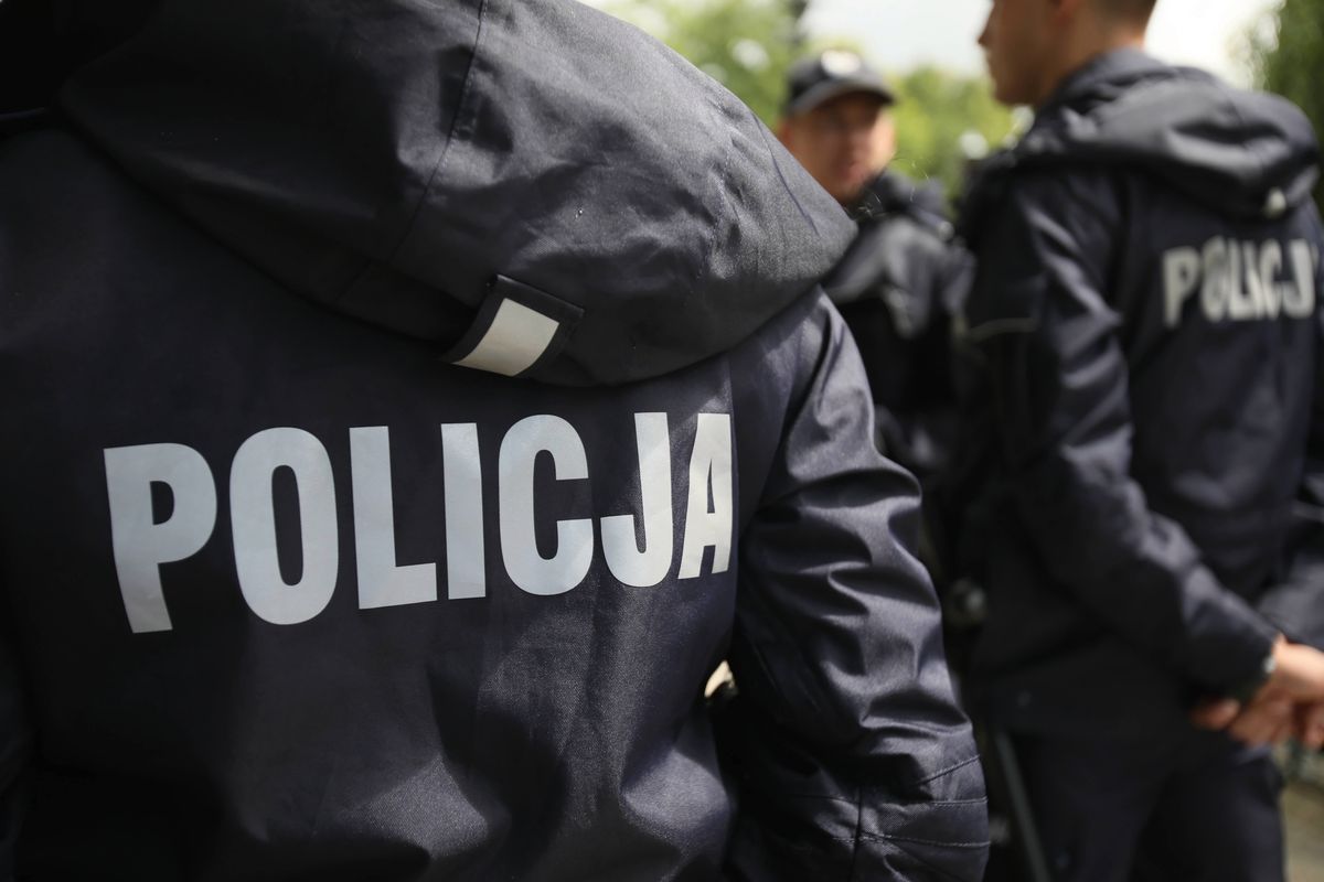 Łódź. Policja złapała 18-latków demolujących i okradających taksówki