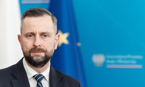 Wojna w Iranie. Polacy utknęli za granicą. Minister zabrał głos