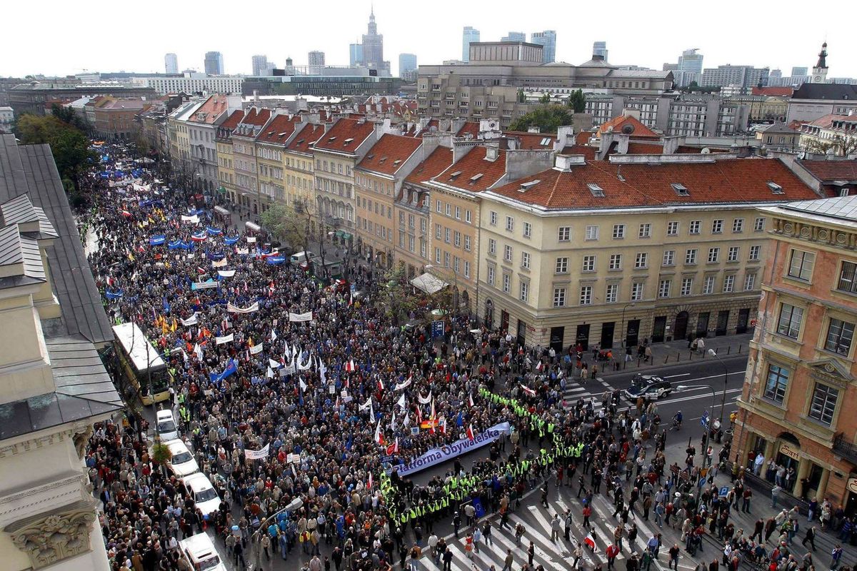 Ulicami Warszawy przejdzie w sobotę Marsz Wolności PO. "To ostrzeżenie dla PiS"