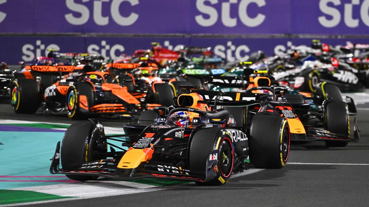 Zdjęcie okładkowe artykułu: Materiały prasowe / Red Bull / Na zdjęciu: Max Verstappen w GP Arabii Saudyjskiej