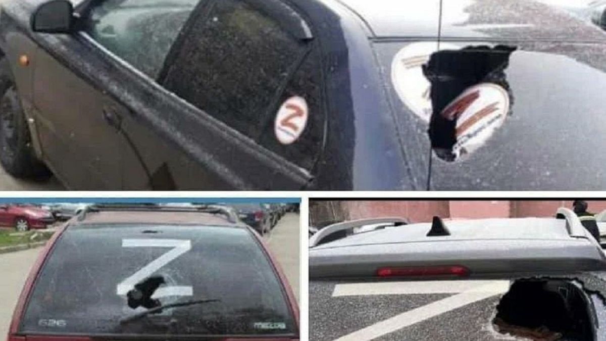 Rosjanie niszczą auta oznakowane literą "Z"