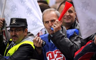 Protest związkowców przed Europejskim Kongresem Gospodarczym