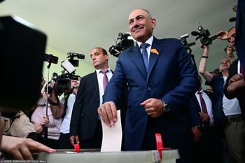 Ważą się losy kraju. Ormianie ruszyli do urn wyborczych