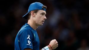 Odmienne losy bohaterów z Waszyngtonu. Mistrz awansował, finalista skreczował