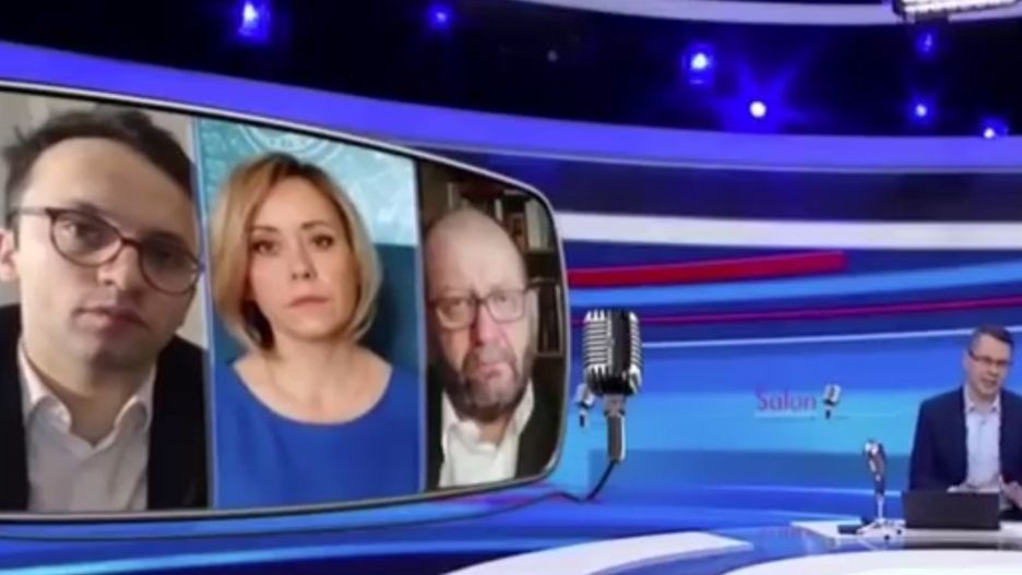 "To dotyczy na przykład prezesa Telewizji Polskiej pana Jacka Kurskiego, który i zdobył pieniądze, jakoś rozwinął TVP i stał się celem przemysłu pogardy"