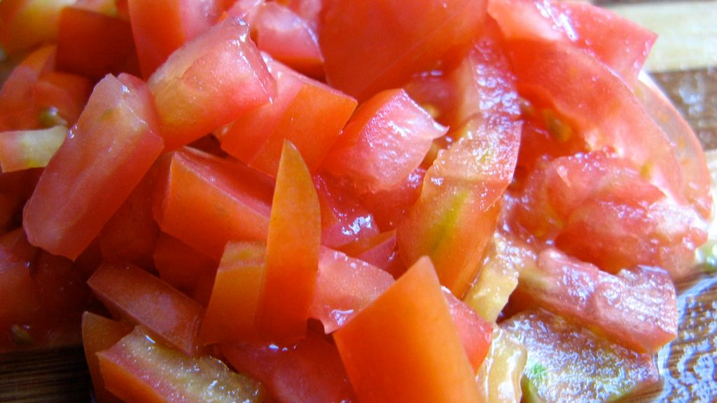 Pomidory w puszce z dodatkiem zielonego chili