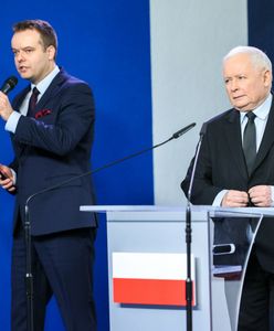 Kaczyński straciłby pieniądze. Rzecznik PiS go ratuje