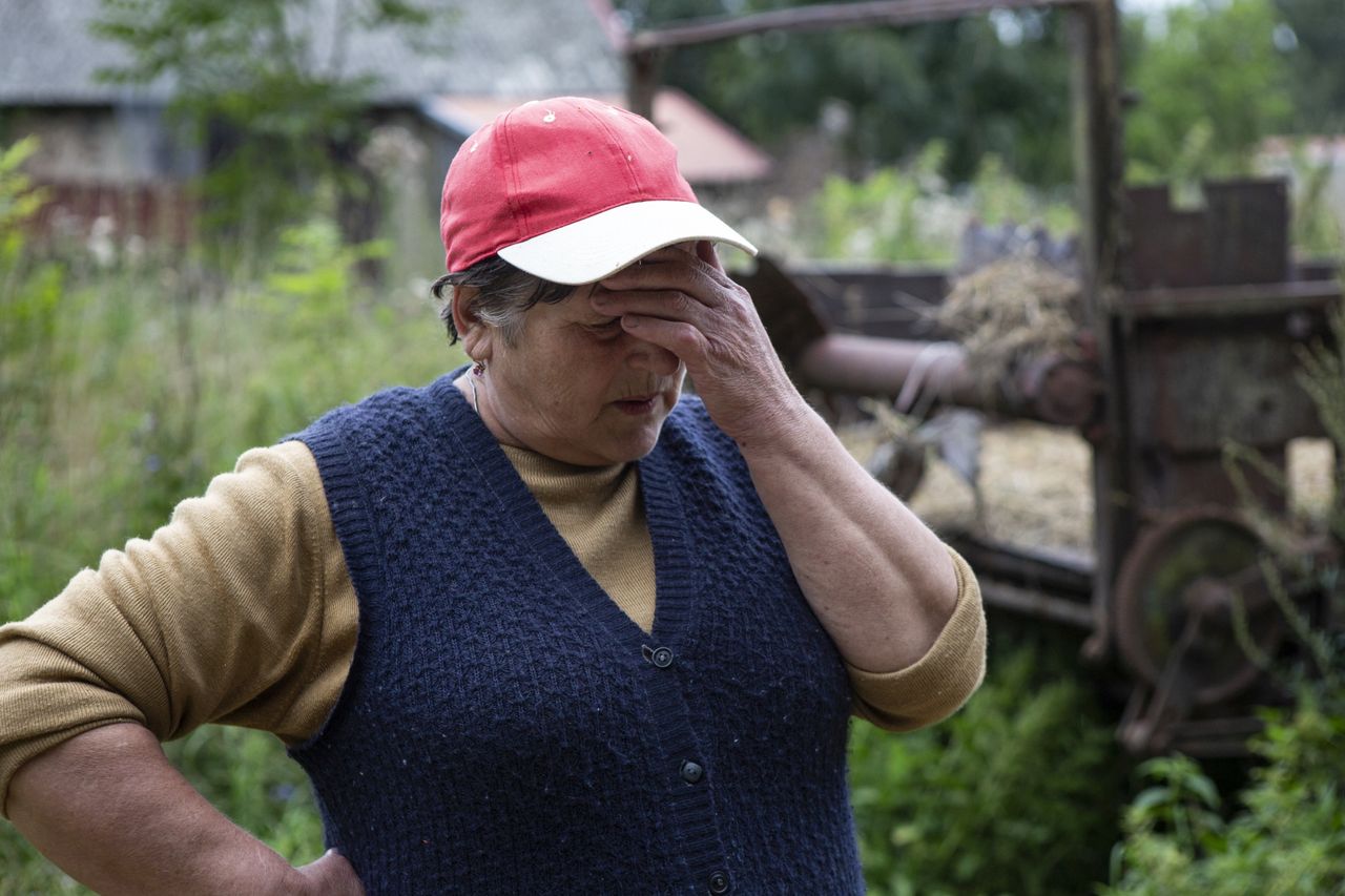 "Szkoda tych ludzi, bo co to za życie?" - mówi naszym reporterom pani Helena z Usnarza 