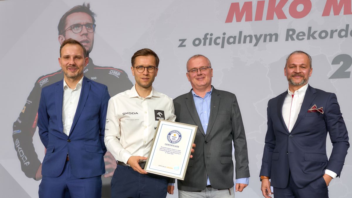 Materiały prasowe / Na zdjęciu: Mikołaj Marczyk (w środku)