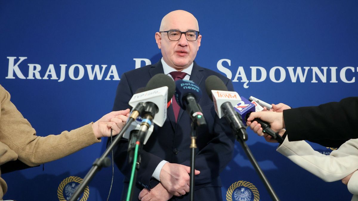 Konferencja szefowej KRS Dagmary Pawe?czyk-Woickiej
Fot. Adam Burakowski/East News, Warszawa, 06.02.2025.  Konferencja prasowa przewodniczacej Krajowej Rady Sadownictwa Dagmary Pawelczyk-Woickiej.
N/z: prokurator Michal Ostrowski
Adam Burakowski