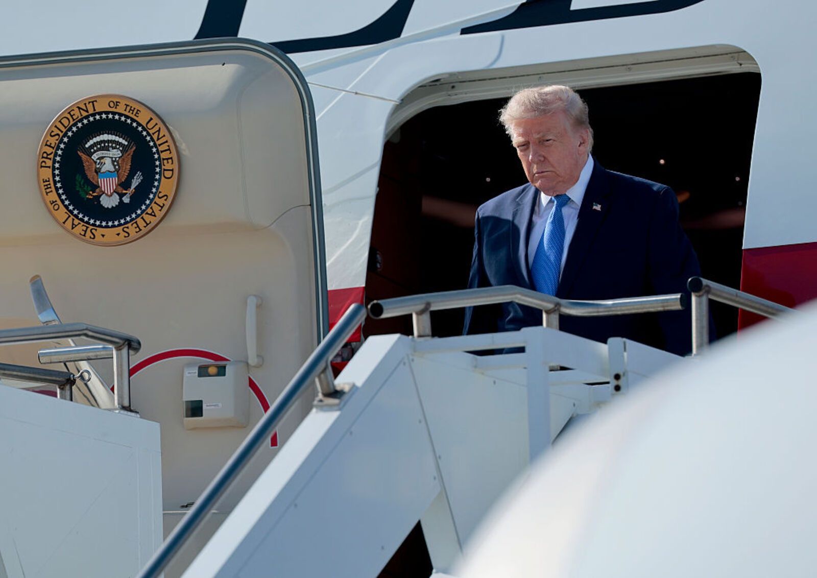 Tajemniczy lot z Turcji. Trump w kontenerze. Teraz mówi wprost