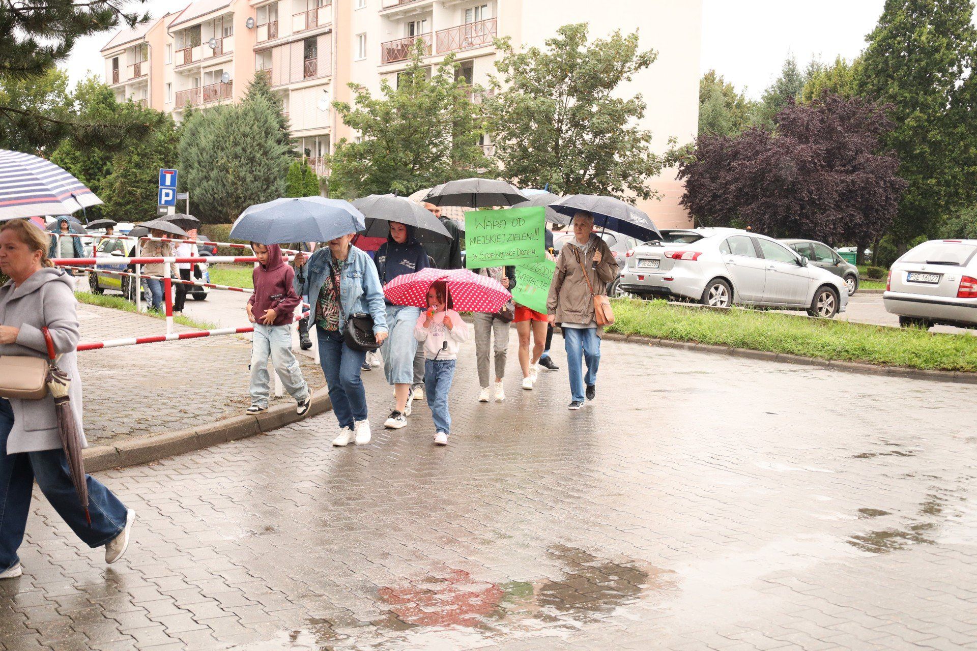 Protest mieszkańców ul Szymanowskiego w Śremie