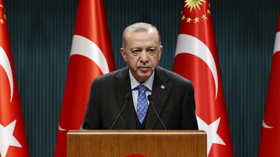 ANKARA, TURKIYE - FEBRUARY 28: Turkish President Recep Tayyip Erdogan holds a press conference in Ankara, Turkiye on February 28, 2022. (Photo by Dogukan Keskinkilic/Anadolu Agency via Getty Images)